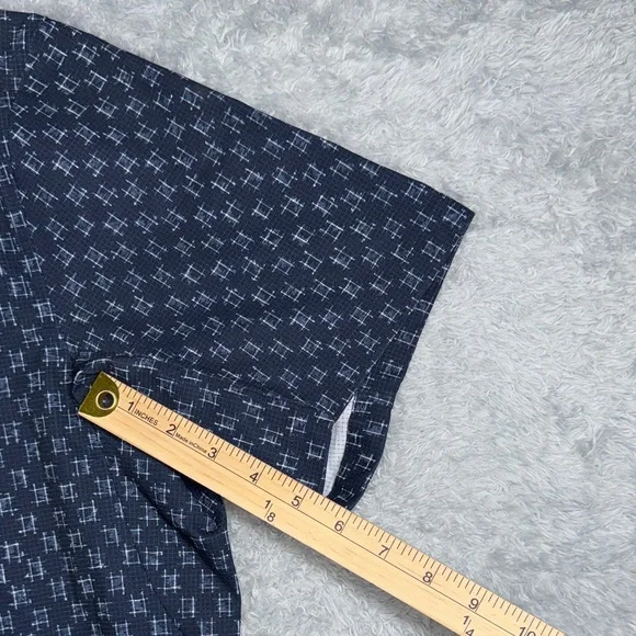 lululemon athletica Dark Blue Patterned Men's Shirt - Picture 6 of 8
